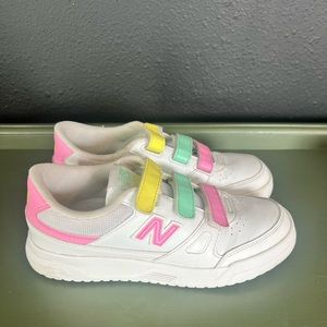 New balance girls tennis shoe